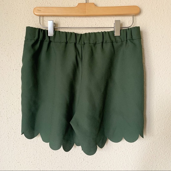 Madewell Scallop-Hem Pull-On Shorts in Army Green - Picture 6 of 10
